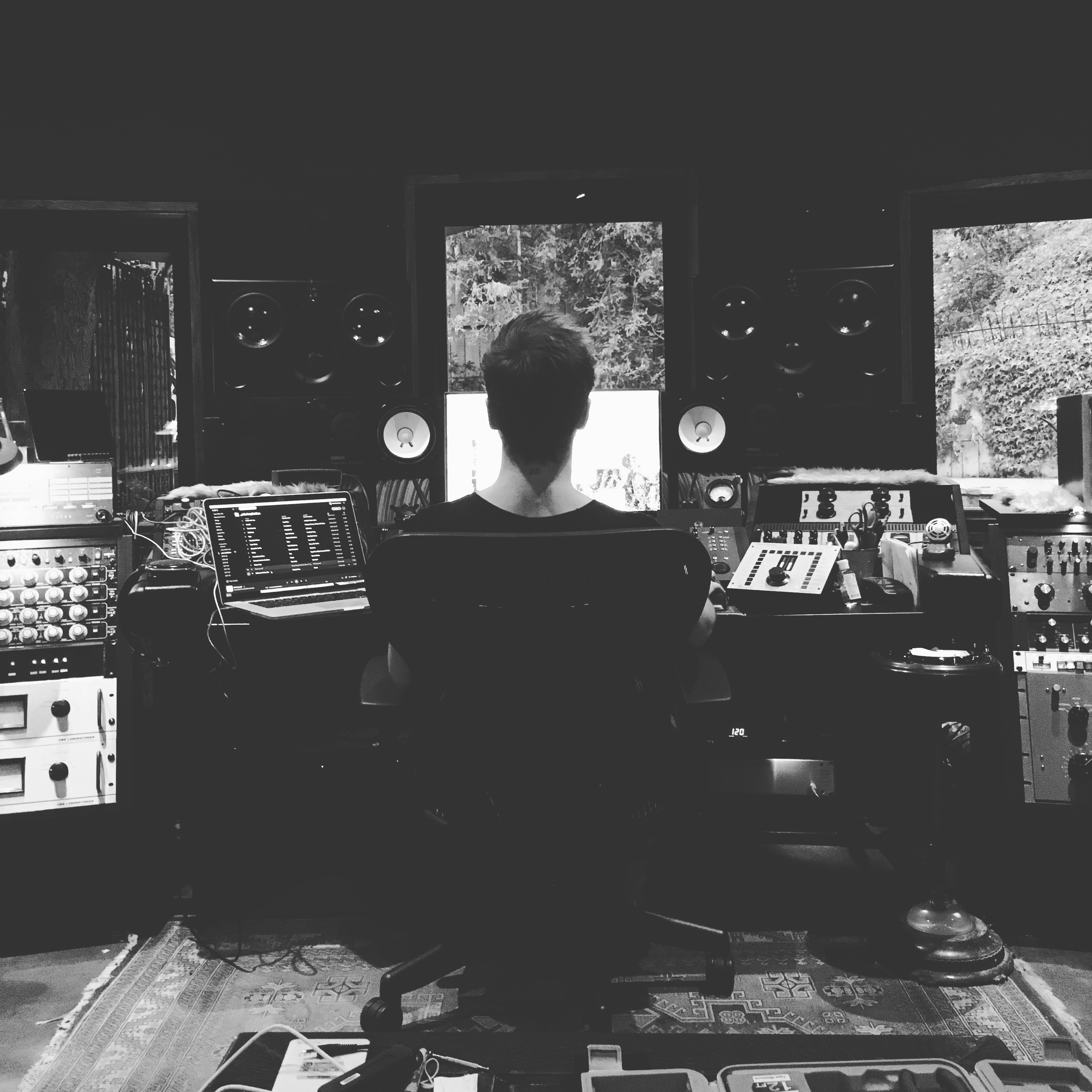 Ross Newbauer, Mix Engineer from Los Angeles, CA.